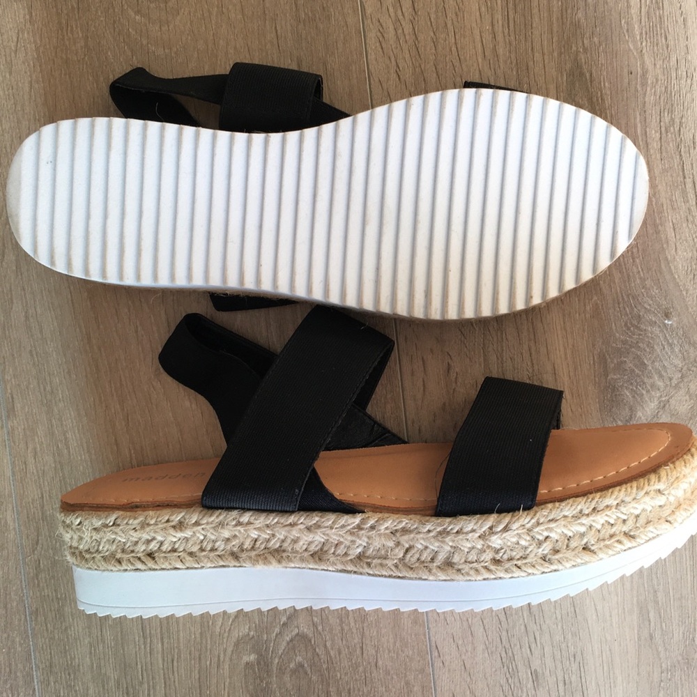 Sandals. Platform Madden Girl. Size 10